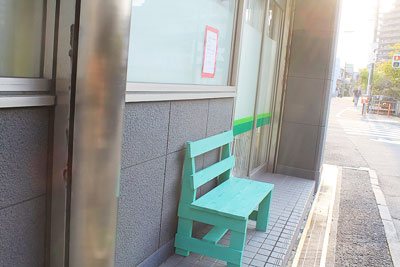 ベンチ